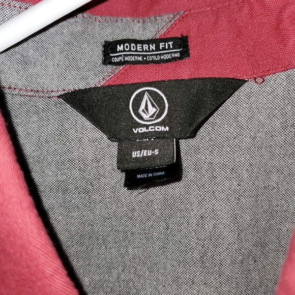 Volcom | Shirts | Mens Volcom Short Sleeve Button Up | Poshmark